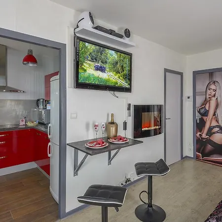 Lovely Romantic Flat In Town *