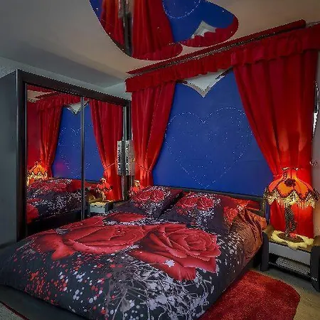 Apartment Lovely Romantic Flat In Town